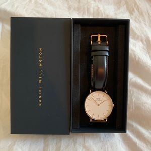 LIKE NEW Daniel Wellington Classic Sheffield Watch